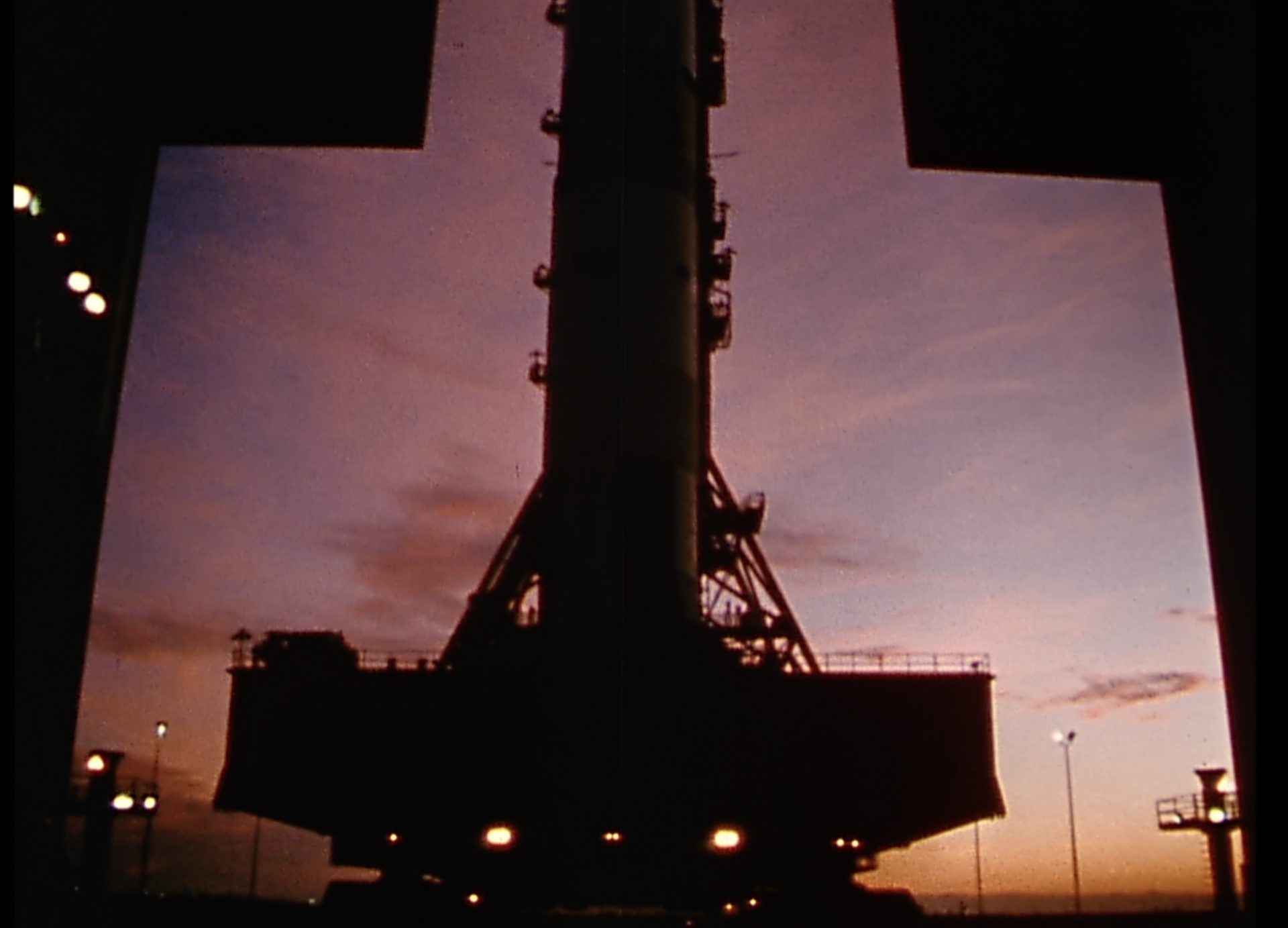 Apollo 9 – Saturnrakete vor dem Start-2 Apollo 9 Start of Saturn missile